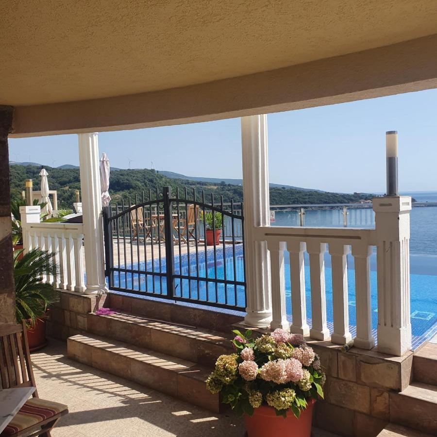 Villa Apartmani Anja Добра-Вода Экстерьер фото