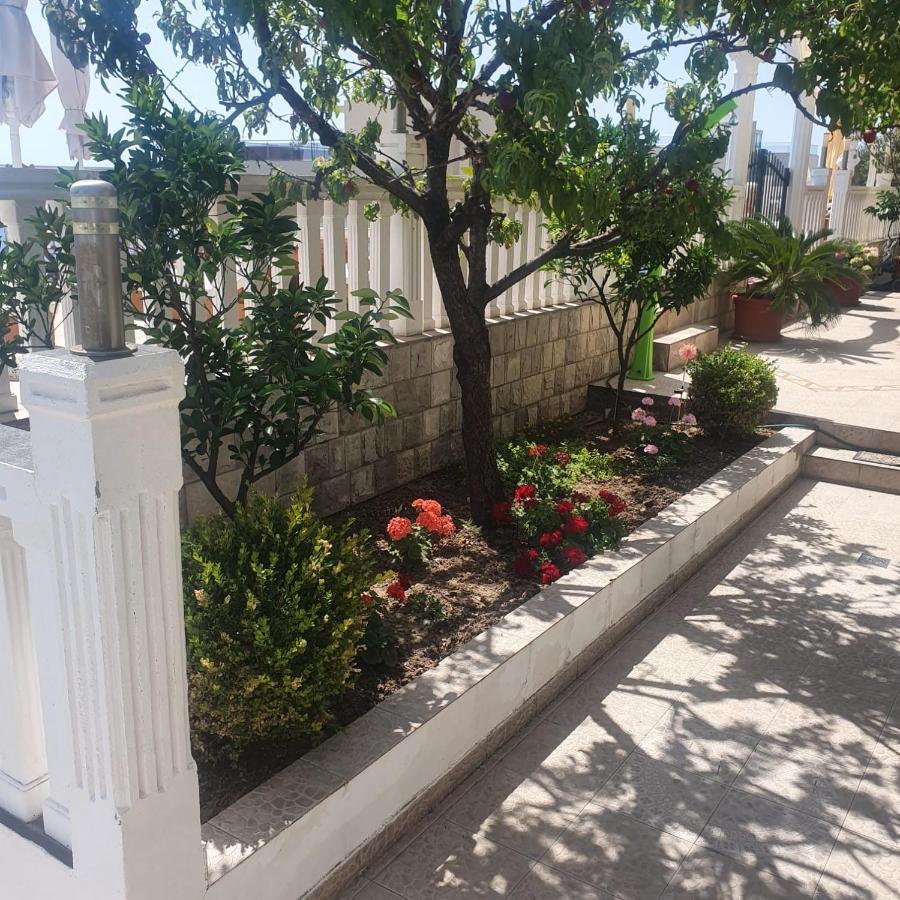 Villa Apartmani Anja Добра-Вода Экстерьер фото